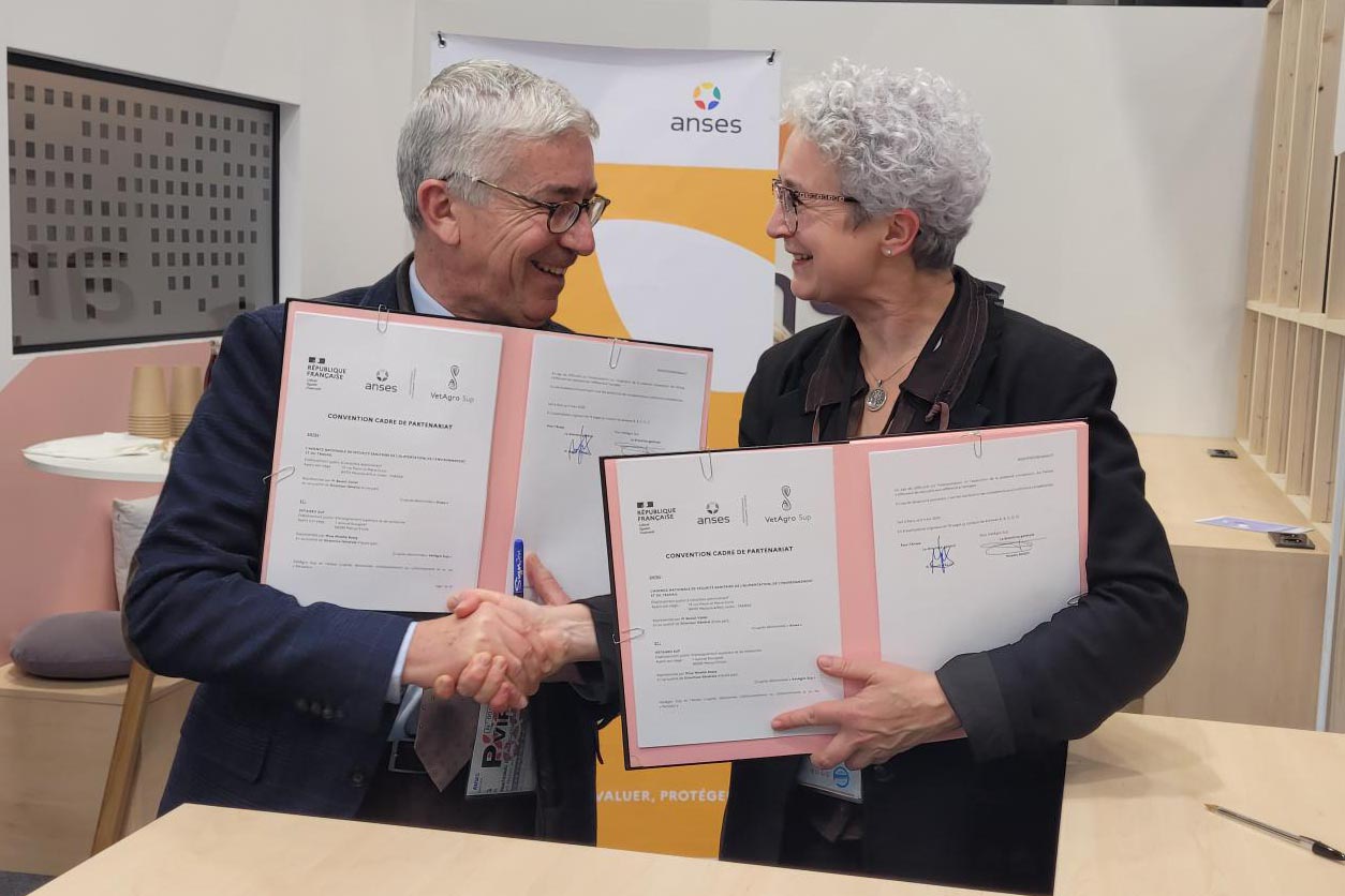 Signature du partenariat Anses-VetAgro Sup